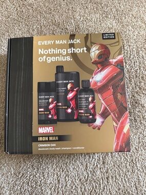 Every Man Jack Iron Man Crimson Oak Men’s Grooming Set - Red